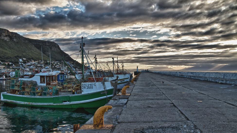Kalk Bay (by Nelis Lamprecht) Kalk Bay (by Nelis Lamprecht)